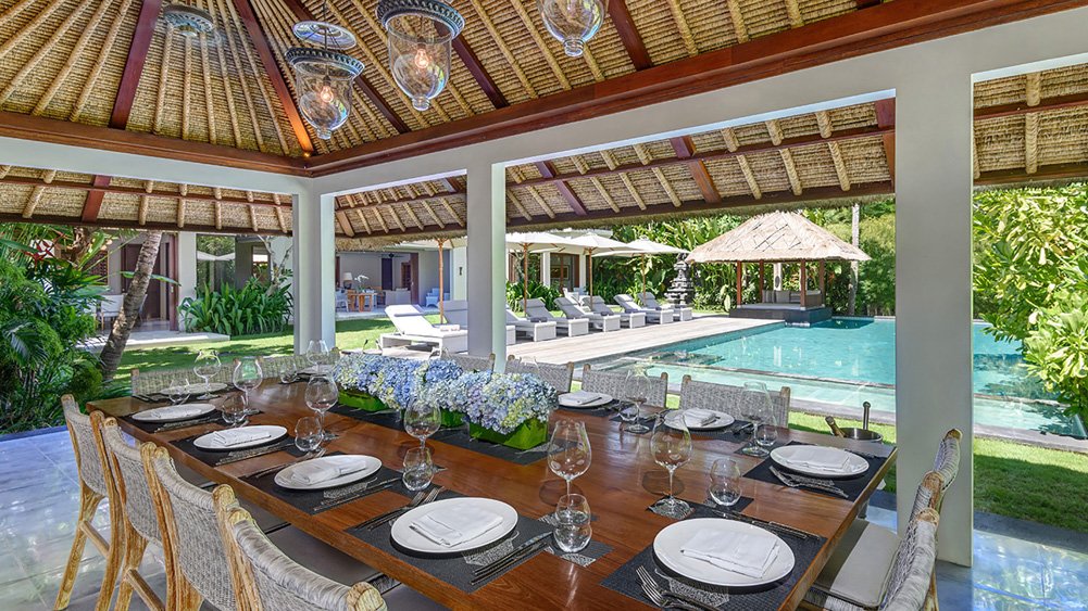 Seseh Beach Villa II - Dining area design